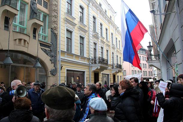 Подробности: Митинг у Посольства РФ в Таллине: «Россия! Мы с тобой!»